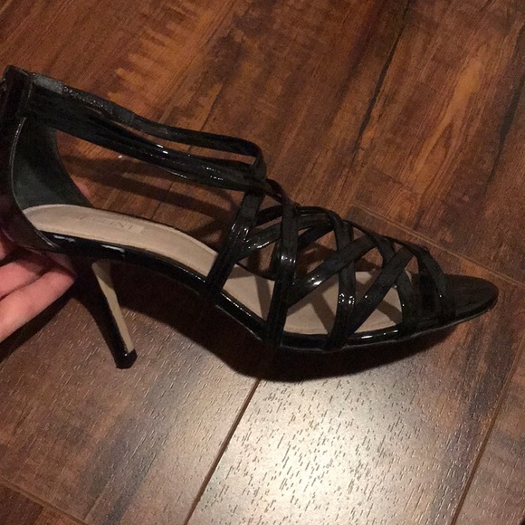 Heels - Picture 3 of 4